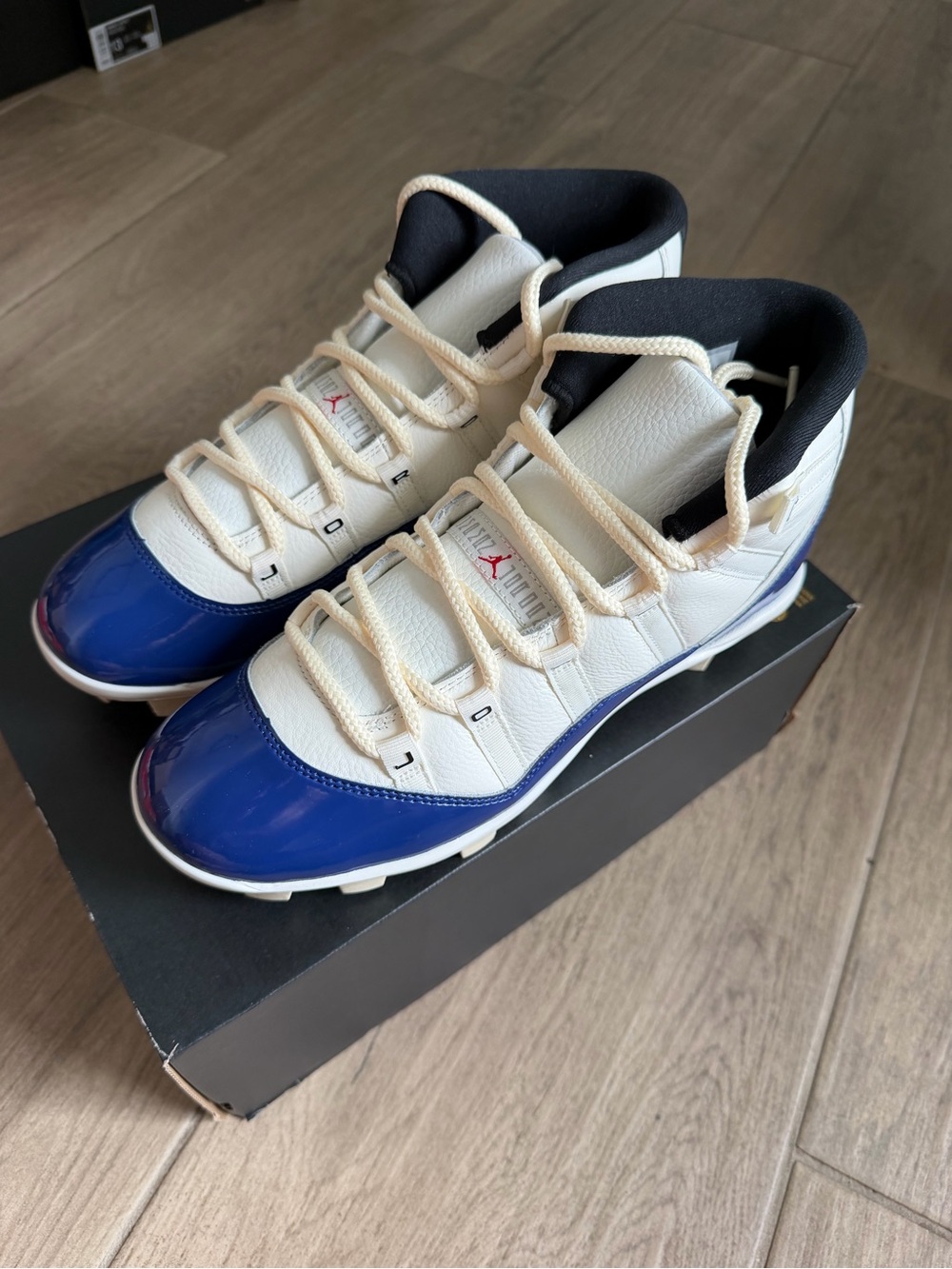 Jordan 11 Retro MCS( box without lid ) baseball cleat